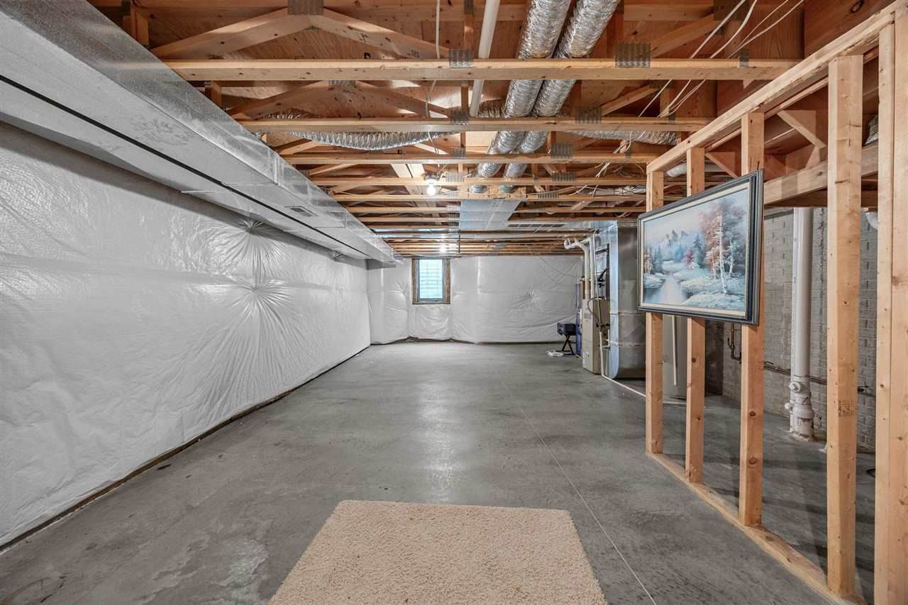 1063 Walker Circle Iowa City IA 52245