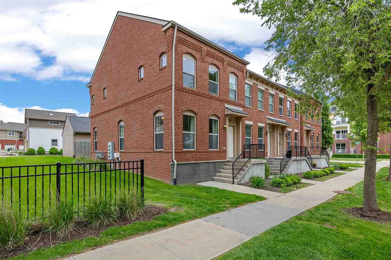 1063 Walker Circle Iowa City IA 52245