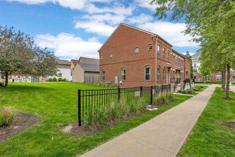 1063 Walker Circle Iowa City IA 52245