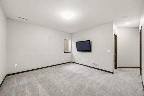 19 Holiday Ridge Lane Coralville IA 52241