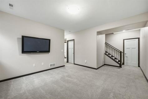 19 Holiday Ridge Lane Coralville IA 52241