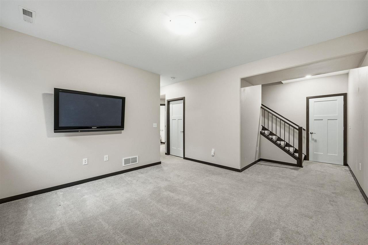 19 Holiday Ridge Lane Coralville IA 52241