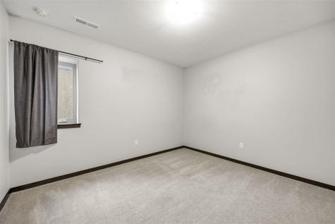 19 Holiday Ridge Lane Coralville IA 52241