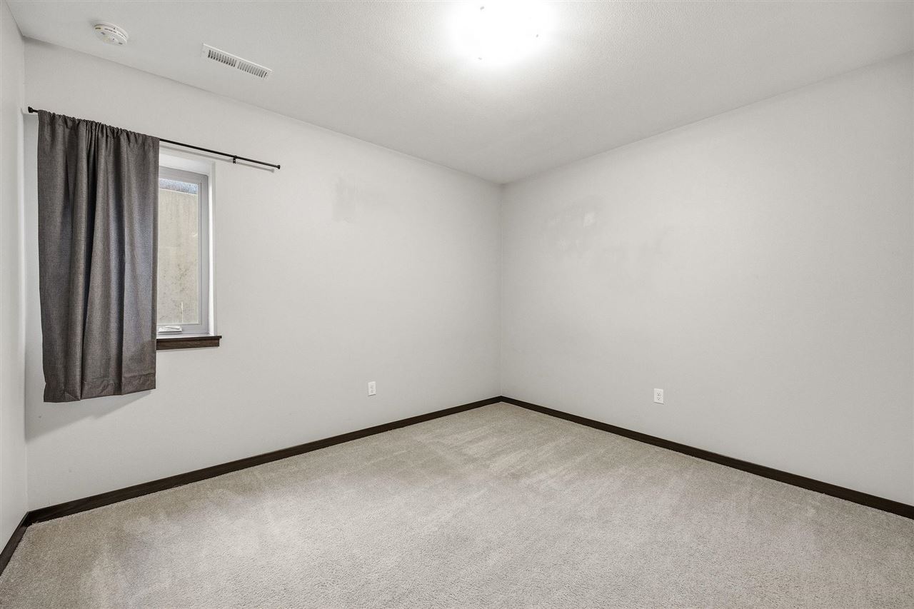 19 Holiday Ridge Lane Coralville IA 52241