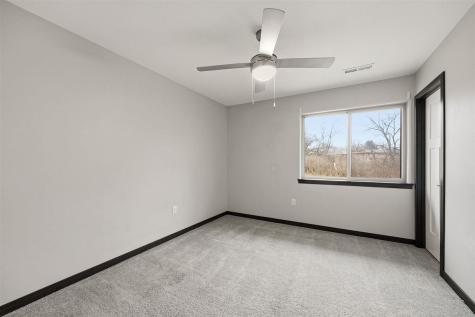 19 Holiday Ridge Lane Coralville IA 52241