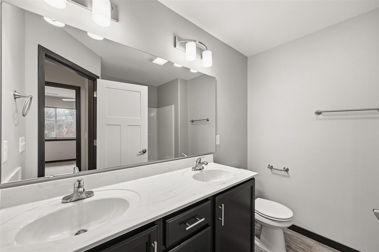 19 Holiday Ridge Lane Coralville IA 52241