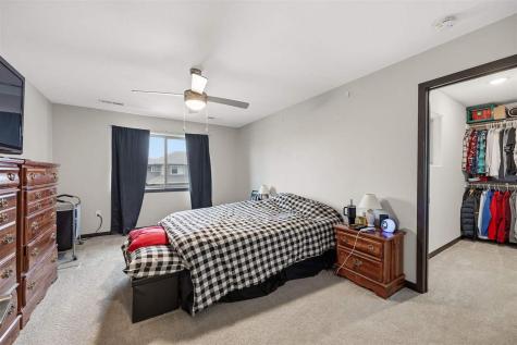 19 Holiday Ridge Lane Coralville IA 52241