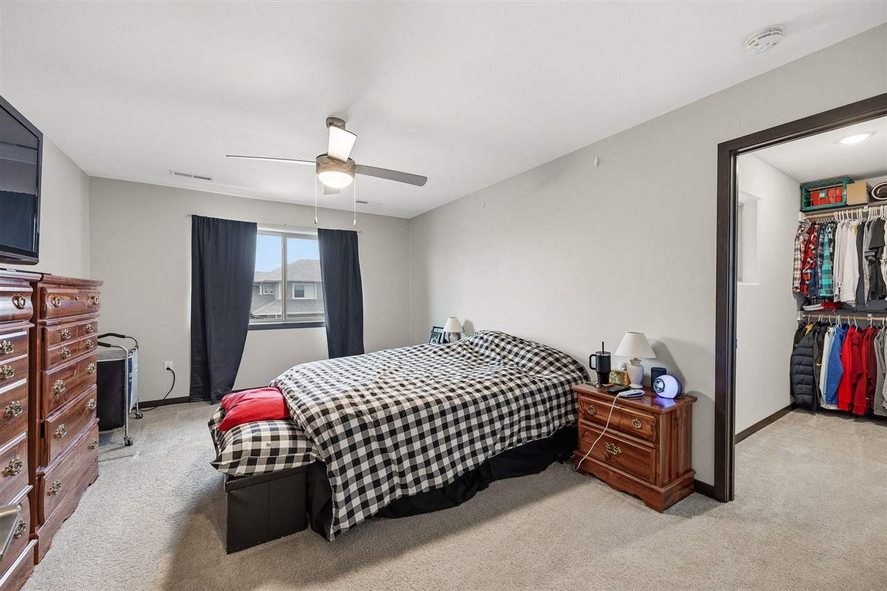19 Holiday Ridge Lane Coralville IA 52241