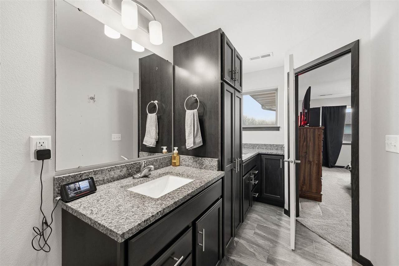 19 Holiday Ridge Lane Coralville IA 52241