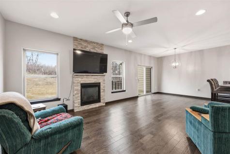 19 Holiday Ridge Lane Coralville IA 52241