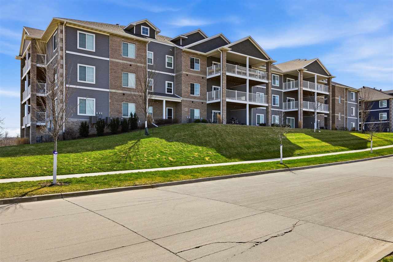 2871 Spring Rose Circle Coralville IA 52241