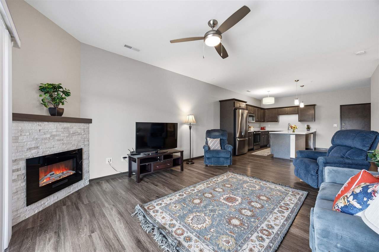 2871 Spring Rose Circle Coralville IA 52241