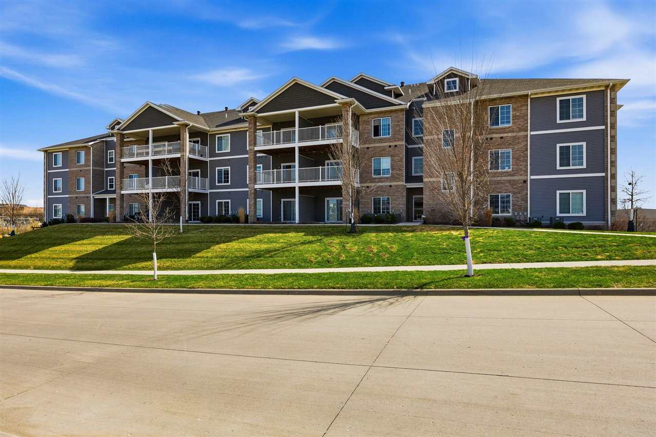 2871 Spring Rose Circle Coralville IA 52241