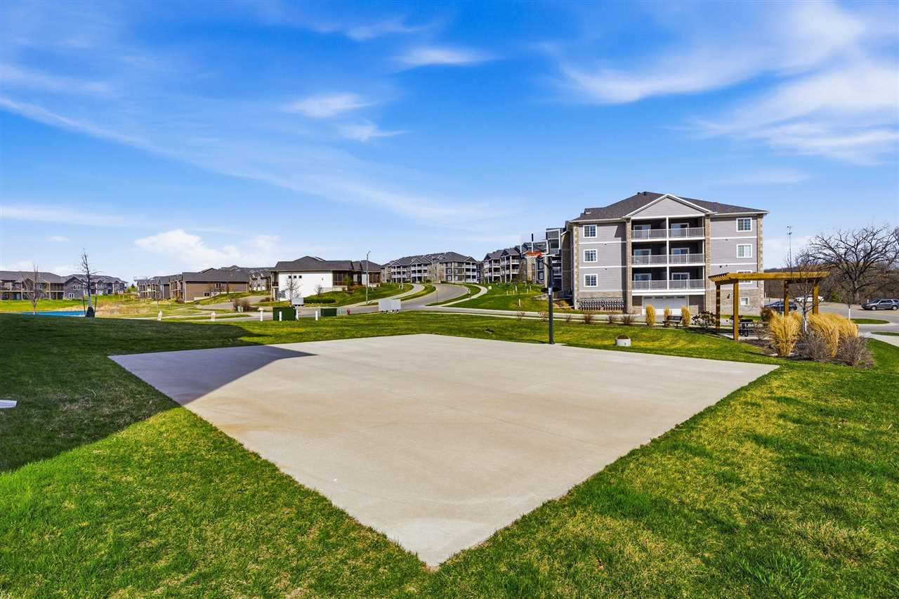 2871 Spring Rose Circle Coralville IA 52241