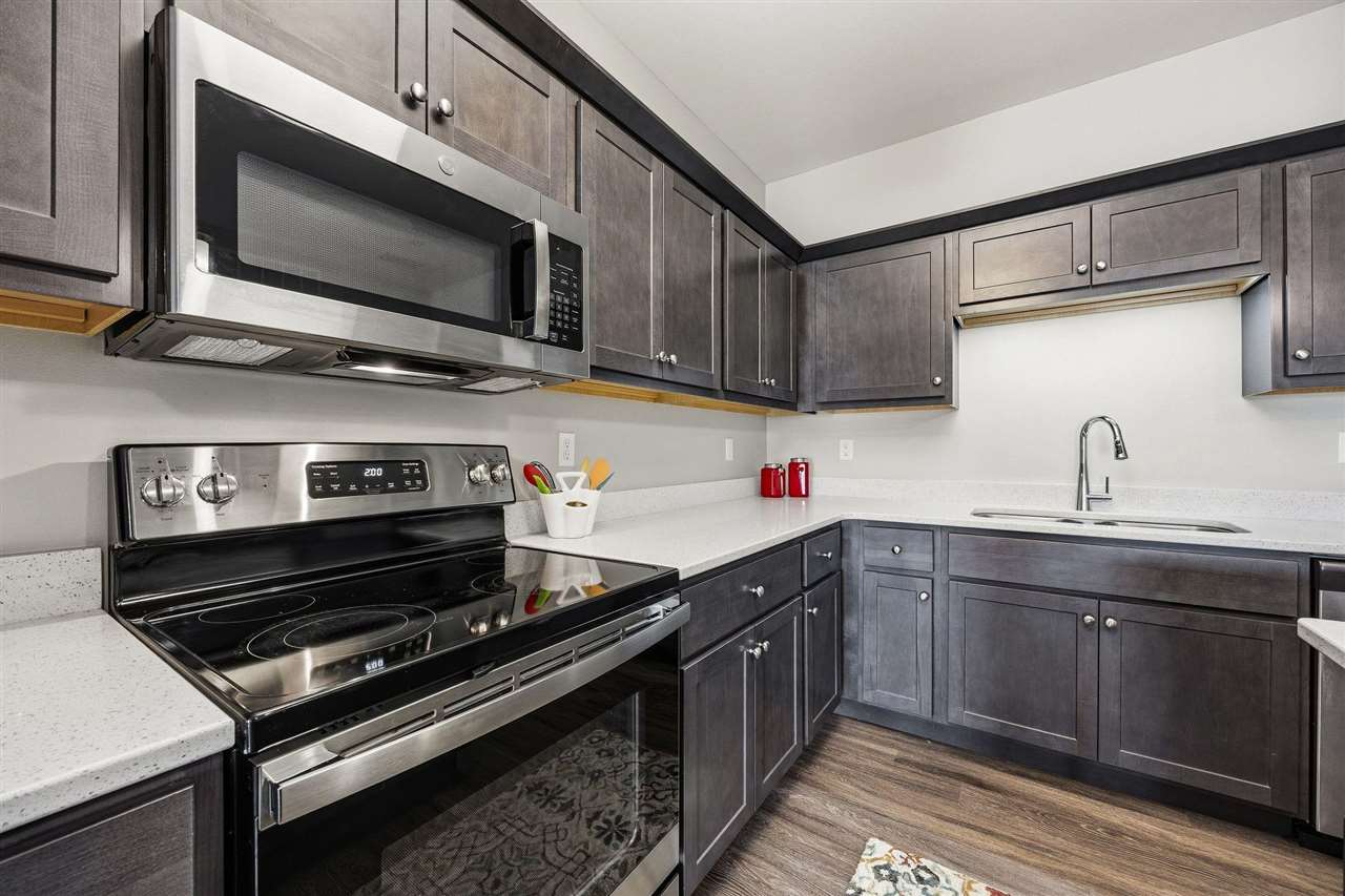 2871 Spring Rose Circle Coralville IA 52241
