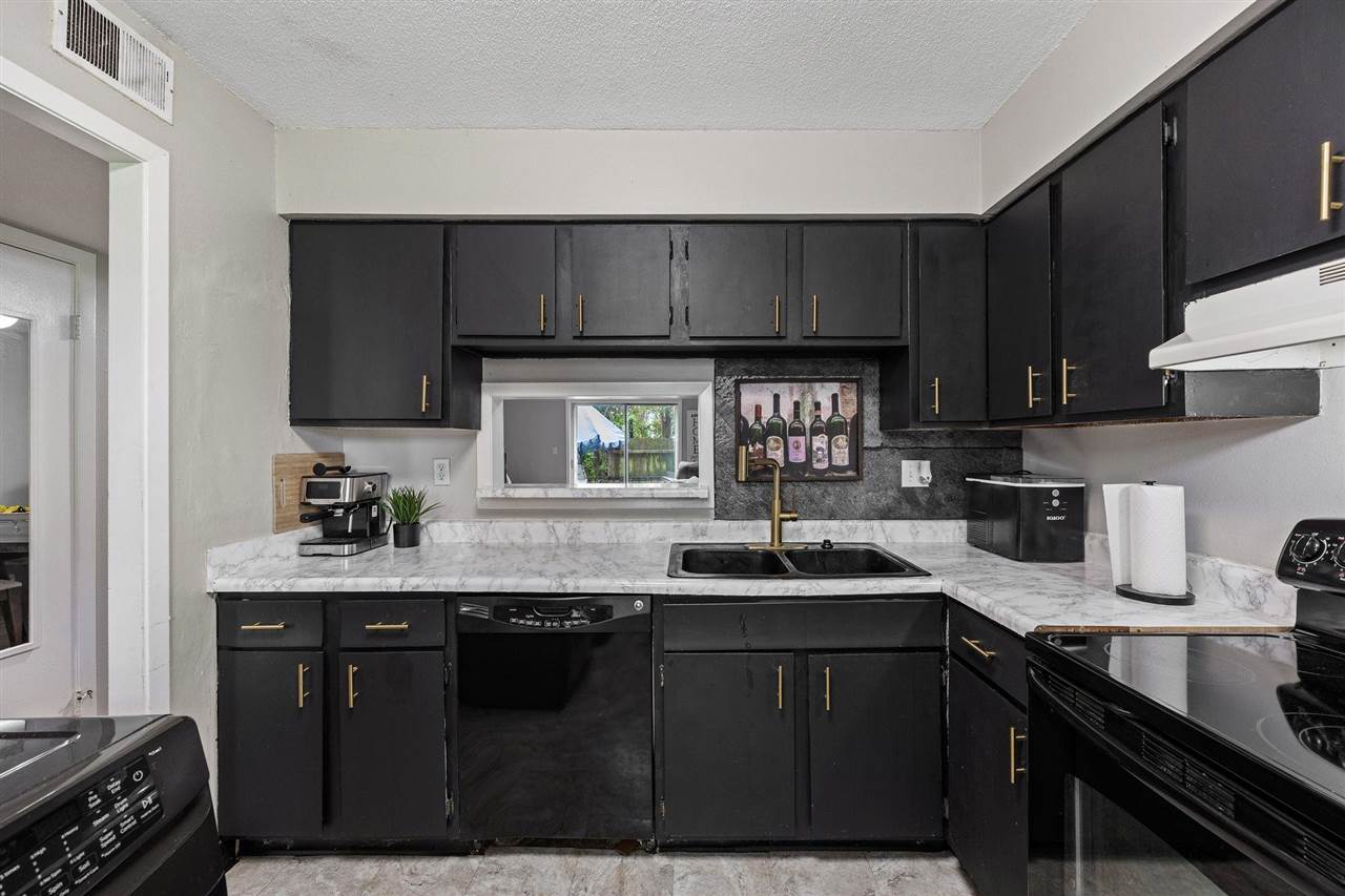 1202 21st Ave Place Coralville IA 52241