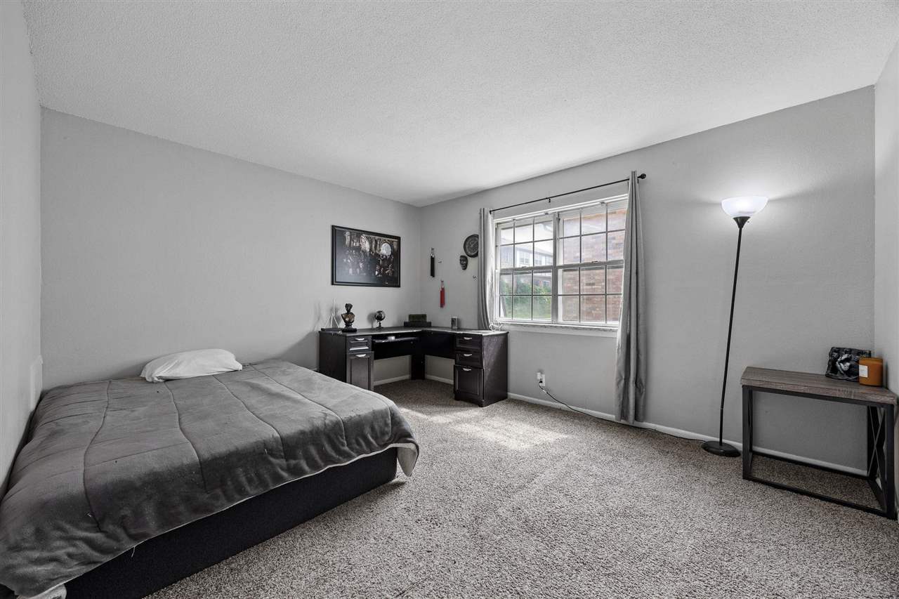 1202 21st Ave Place Coralville IA 52241