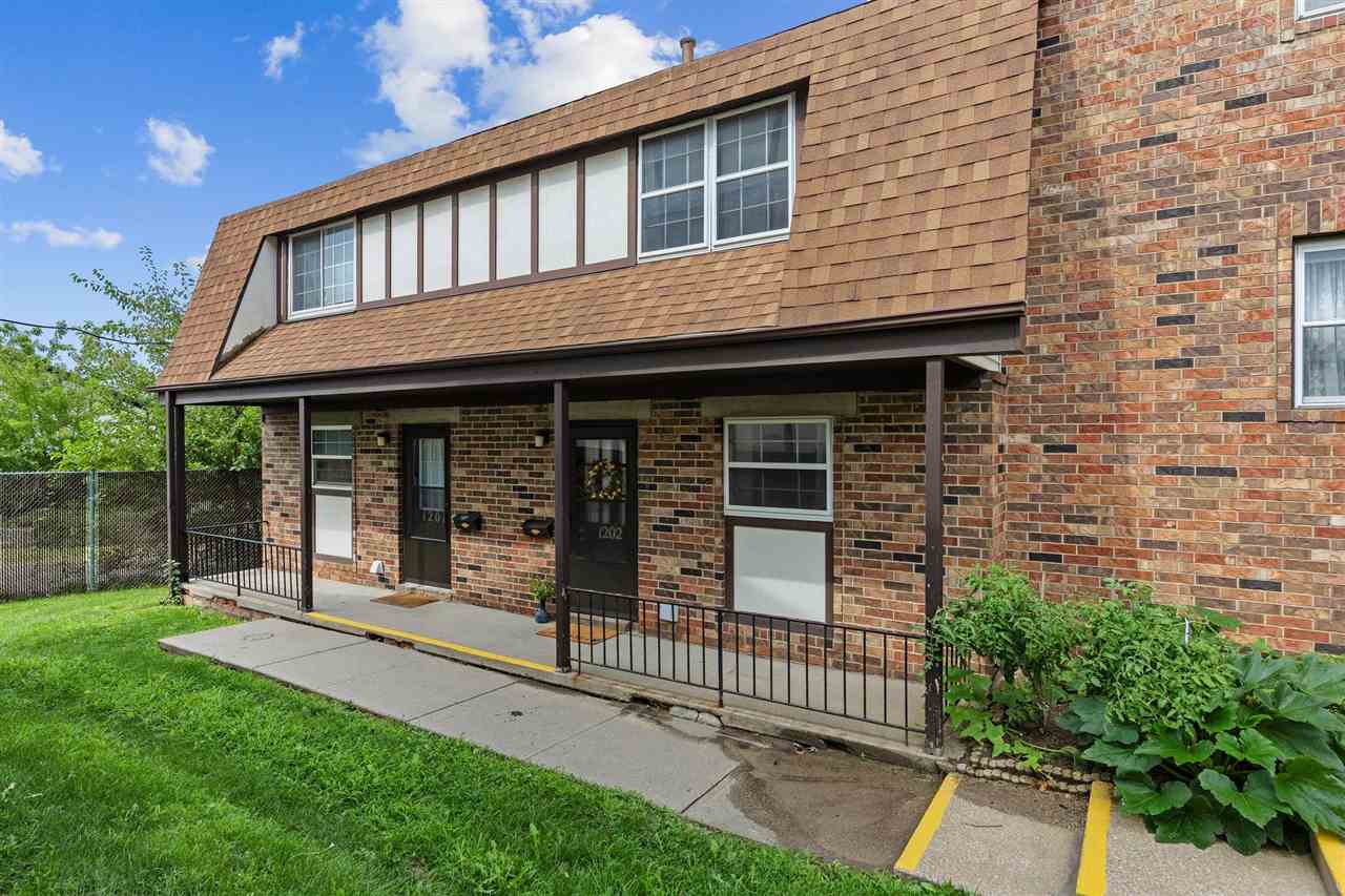 1202 21st Ave Place Coralville IA 52241