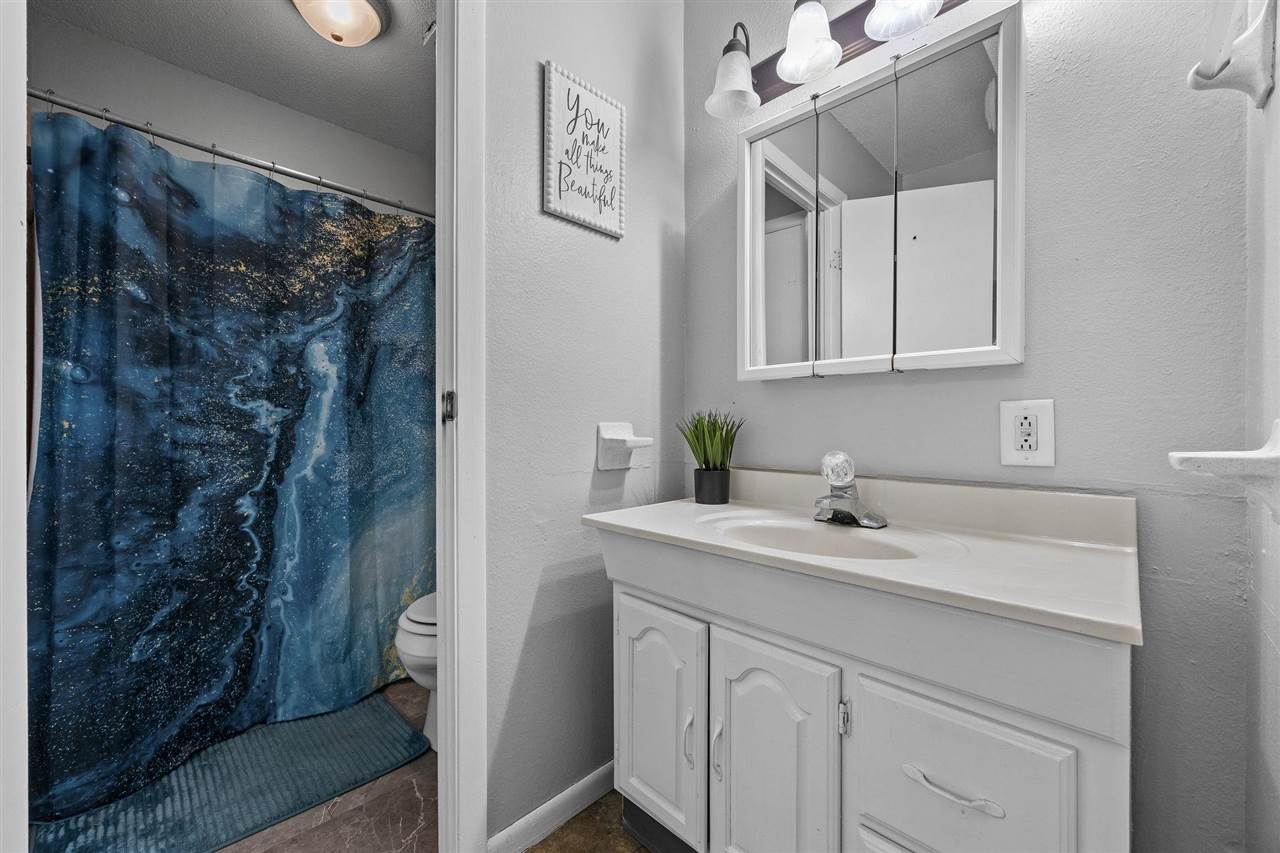 1202 21st Ave Place Coralville IA 52241