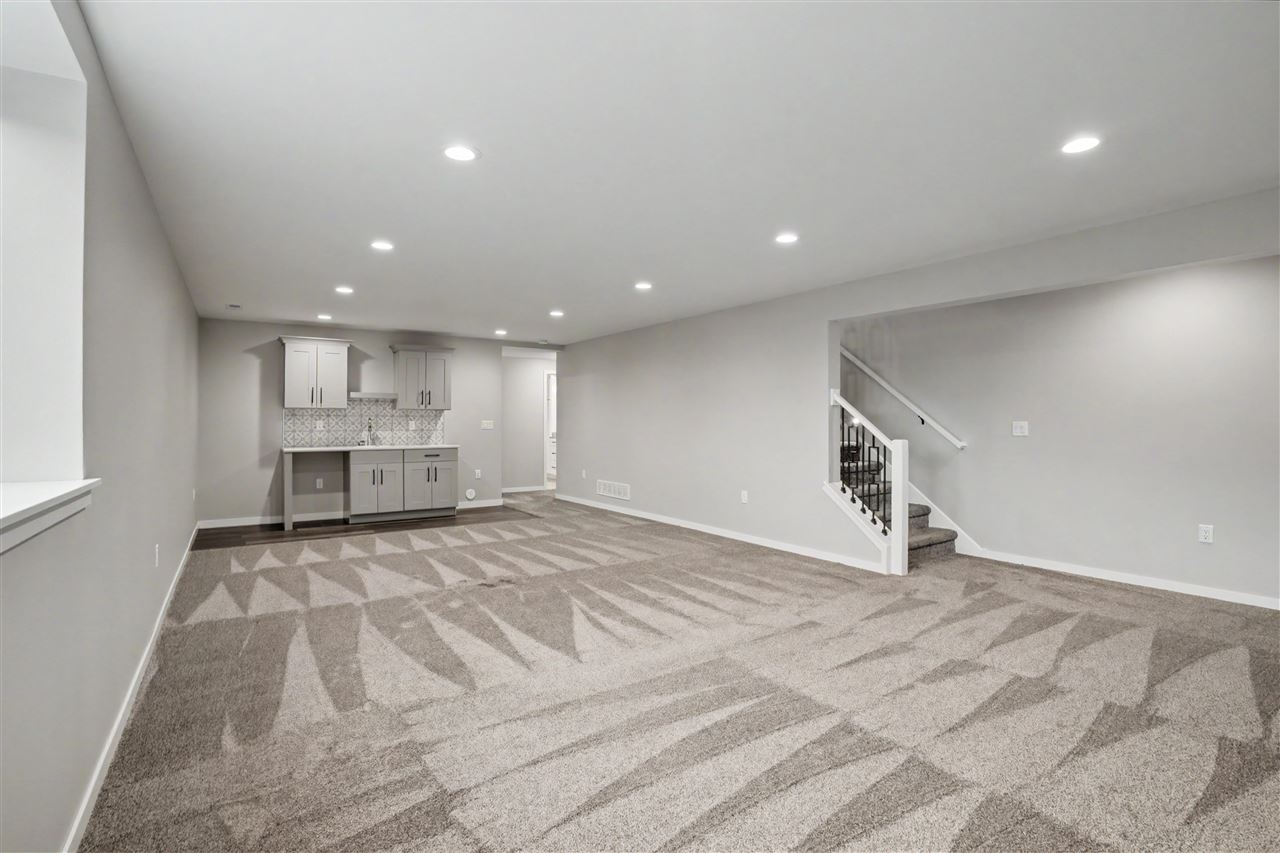 1083 Dubs Drive Iowa City IA 52246