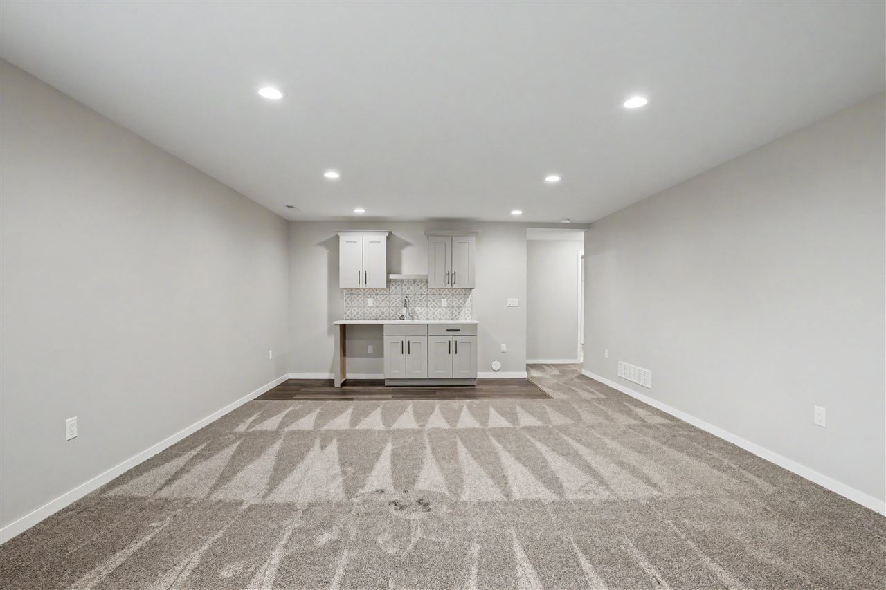 1083 Dubs Drive Iowa City IA 52246