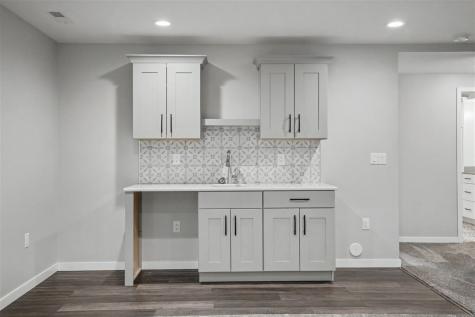 1083 Dubs Drive Iowa City IA 52246