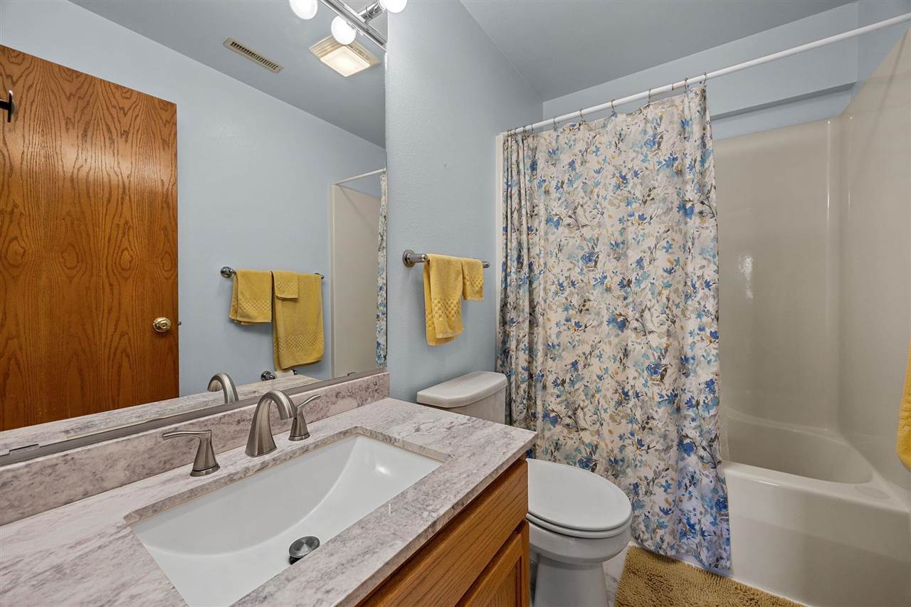 950 Applewood Court Coralville IA 52241