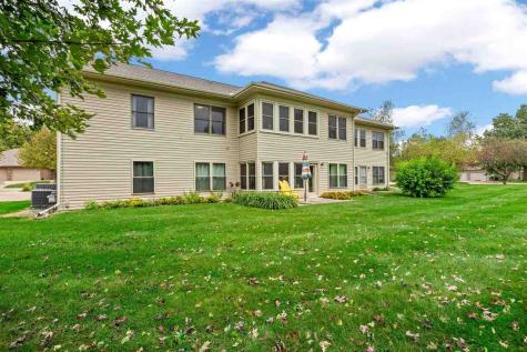 950 Applewood Court Coralville IA 52241