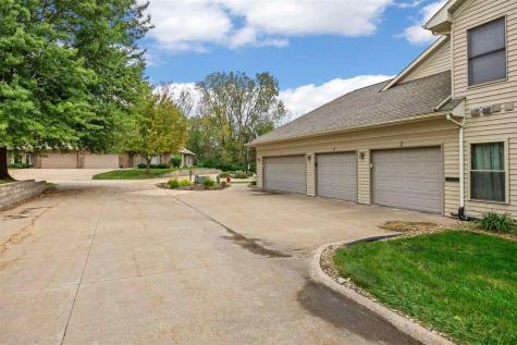 950 Applewood Court Coralville IA 52241