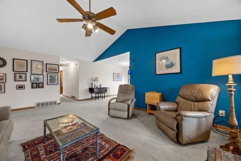 950 Applewood Court Coralville IA 52241