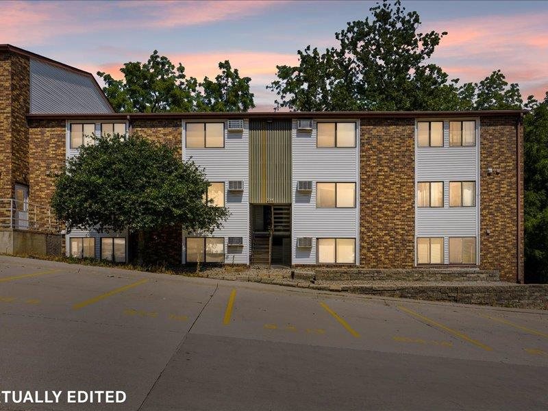 812 Benton Drive #14 Iowa City IA 52246