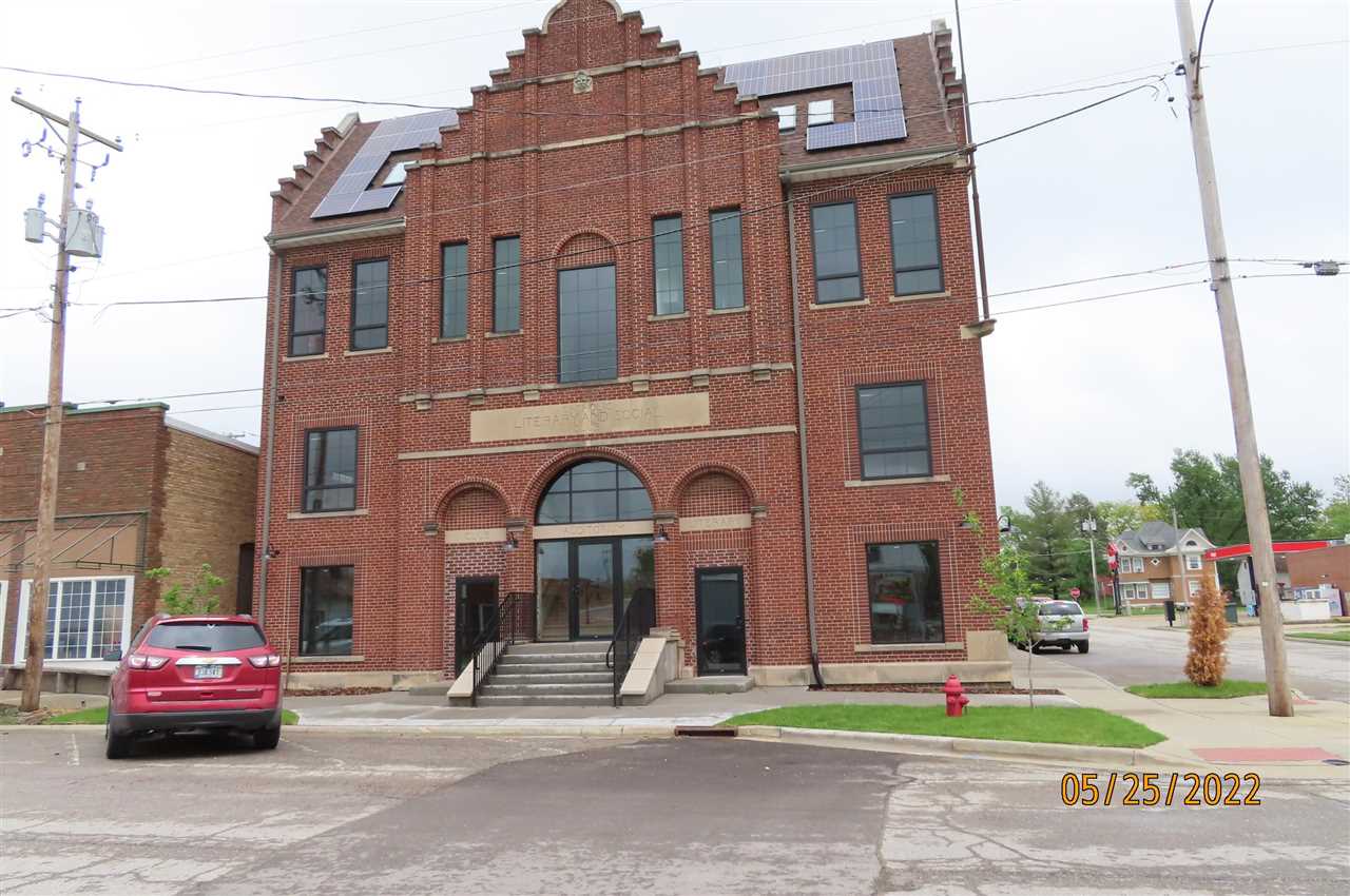 130 S Dubuque Street Solon IA 52333