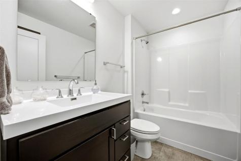 1110 Ivy Lane North Liberty IA 52317