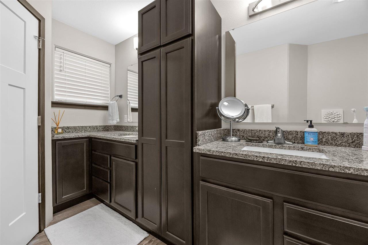 6 Holiday Ridge Lane Coralville IA 52241