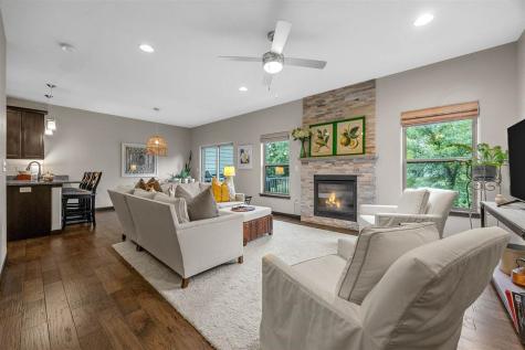 6 Holiday Ridge Lane Coralville IA 52241
