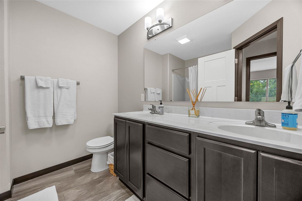 6 Holiday Ridge Lane Coralville IA 52241