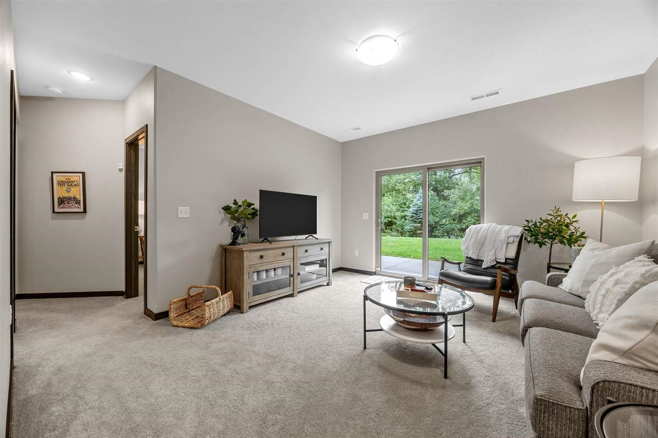 6 Holiday Ridge Lane Coralville IA 52241