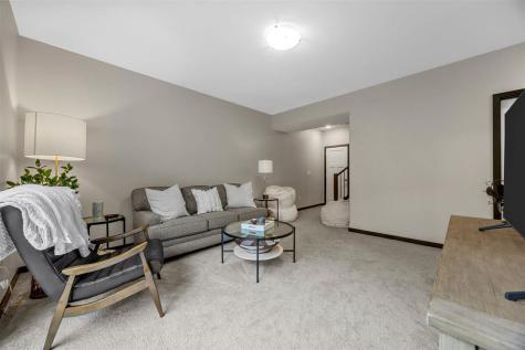 6 Holiday Ridge Lane Coralville IA 52241