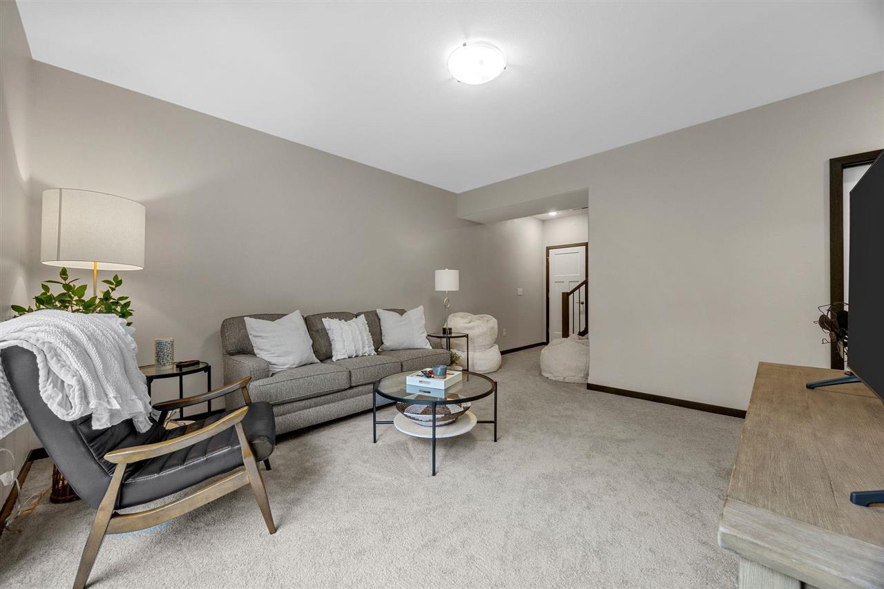 6 Holiday Ridge Lane Coralville IA 52241