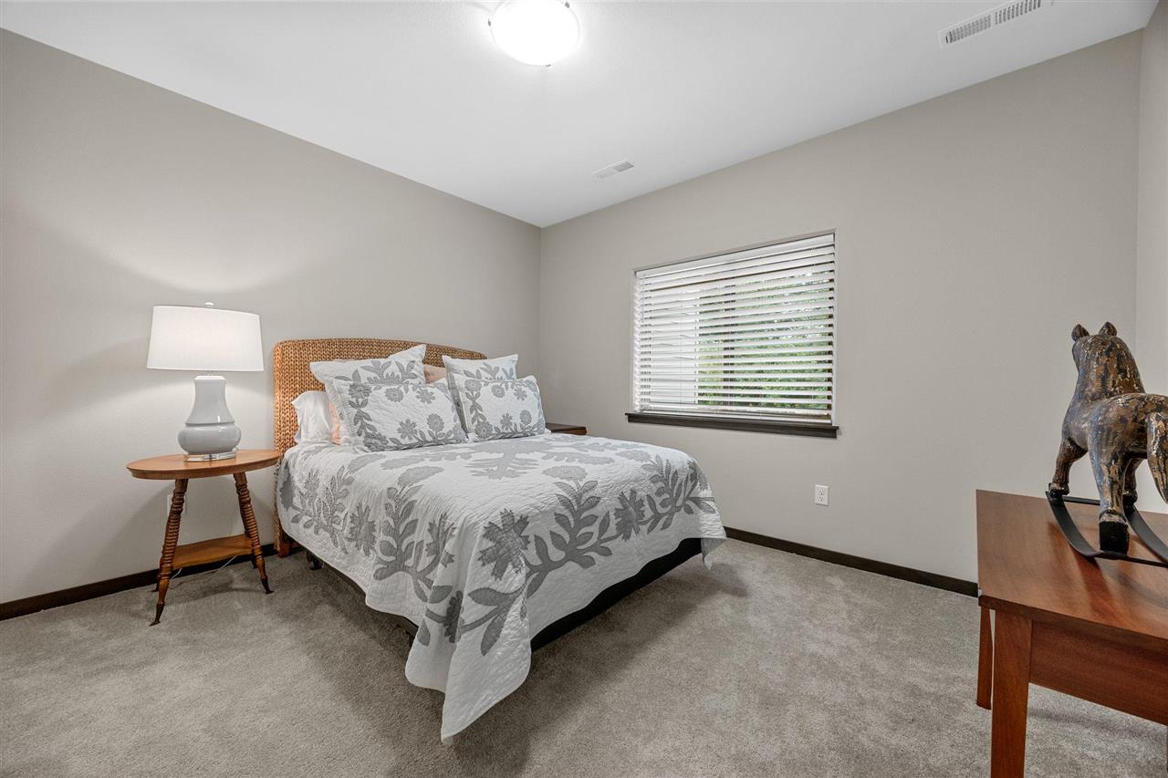 6 Holiday Ridge Lane Coralville IA 52241