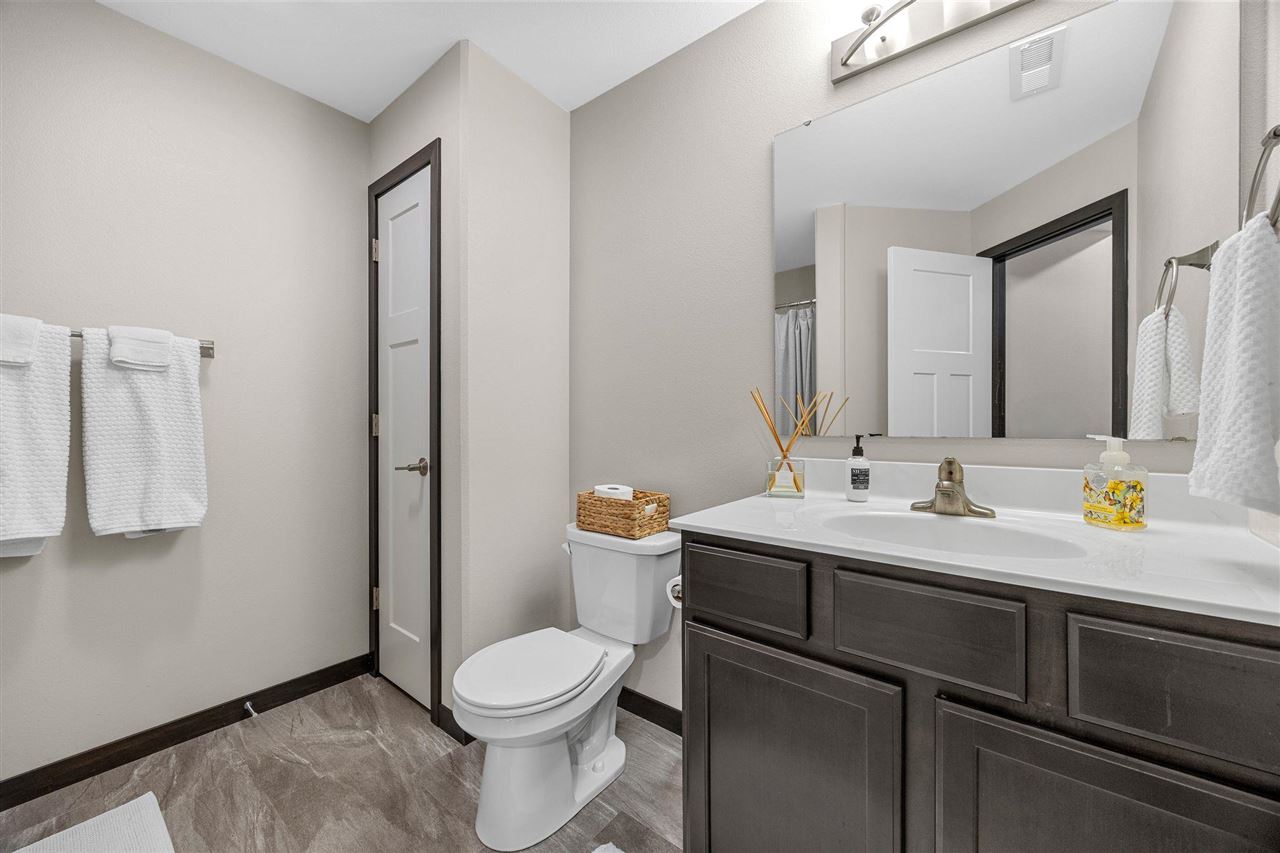 6 Holiday Ridge Lane Coralville IA 52241
