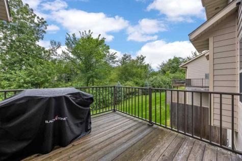 6 Holiday Ridge Lane Coralville IA 52241