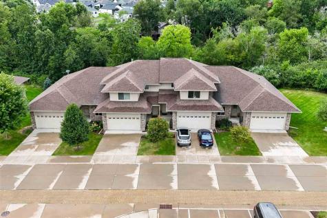 6 Holiday Ridge Lane Coralville IA 52241