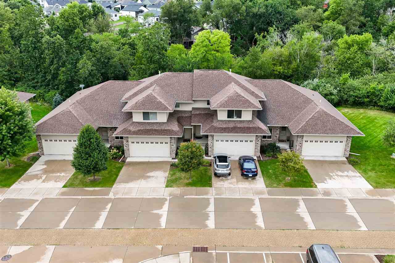 6 Holiday Ridge Lane Coralville IA 52241