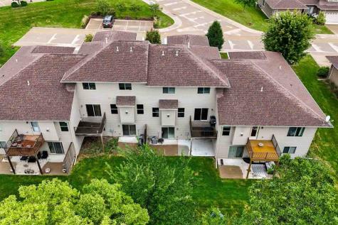 6 Holiday Ridge Lane Coralville IA 52241