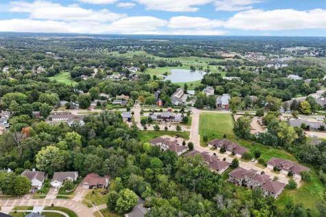 6 Holiday Ridge Lane Coralville IA 52241