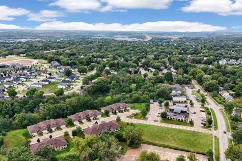 6 Holiday Ridge Lane Coralville IA 52241