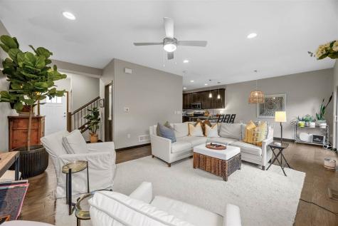 6 Holiday Ridge Lane Coralville IA 52241