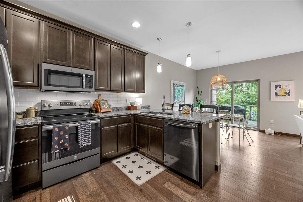 6 Holiday Ridge Lane Coralville IA 52241