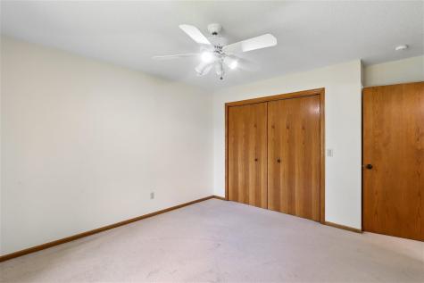 1022 Chatham Drive Williamsburg IA 52361